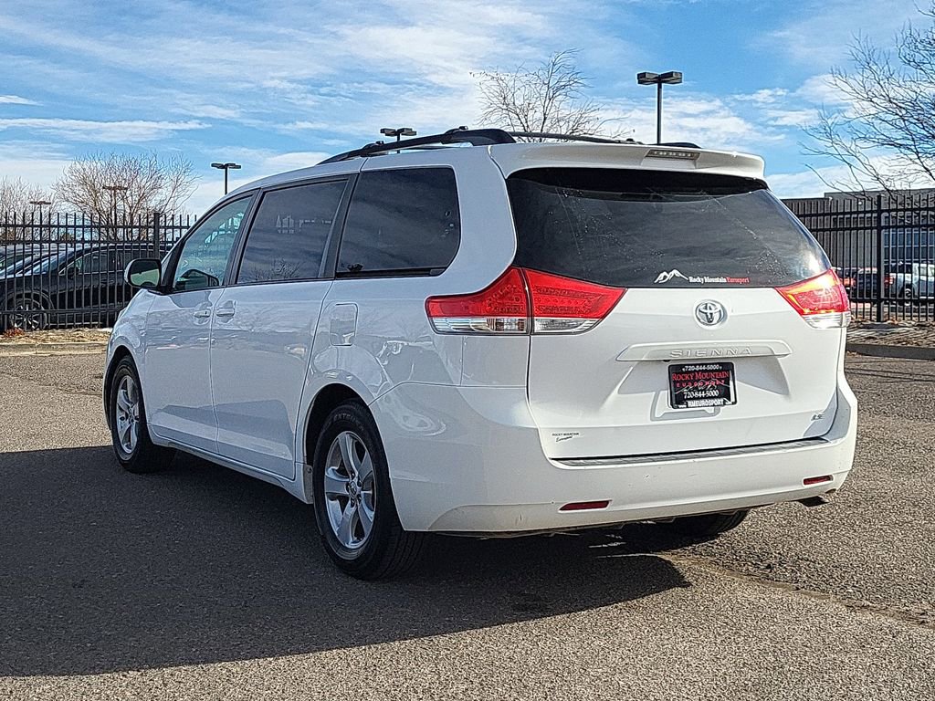 Used 2012 Toyota Sienna LE w/ Towing Pkg FWD image 6
