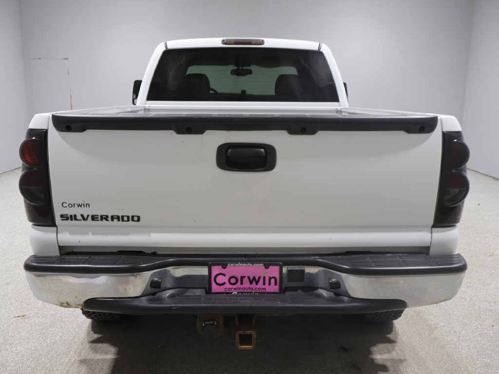 Used 2004 Chevrolet Silverado 1500 LS w/ Light Duty Power Package AWD/4WD image 7