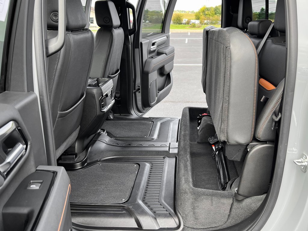 Used 2025 GMC Sierra 2500 AT4 image 18