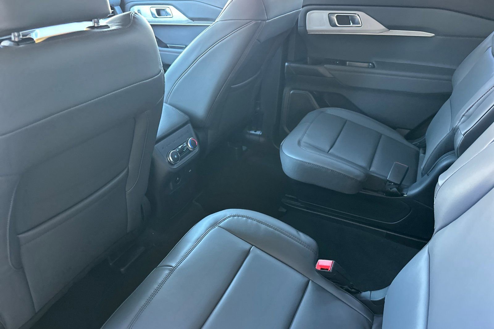 New 2026 Ford Explorer Active w/ Active Comfort Package image 9