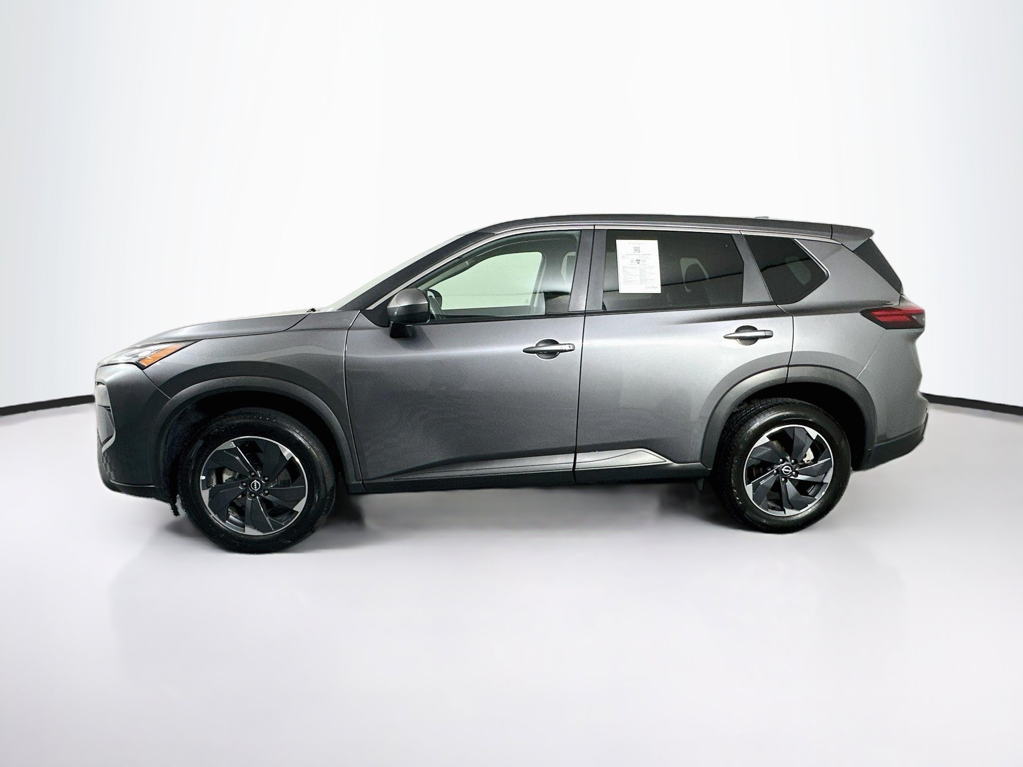 Used 2025 Nissan Rogue SV FWD image 4