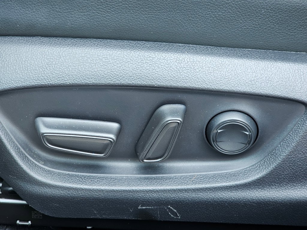 Used 2023 Toyota Camry SE image 28