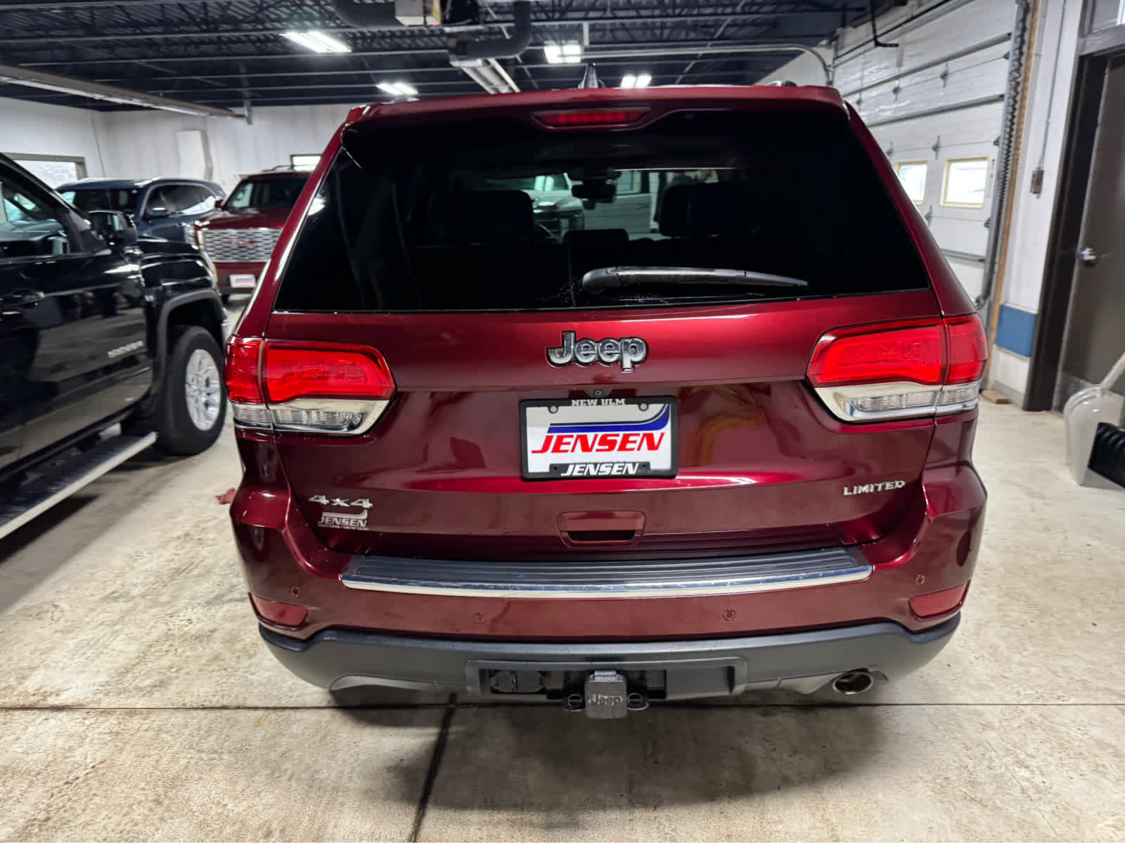 Used 2017 Jeep Grand Cherokee Limited w/ Trailer Tow Group IV image 5
