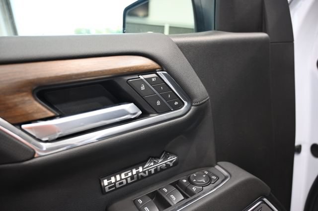 New 2026 Chevrolet Silverado 1500 High Country w/ High Country Premium Package AWD/4WD image 31