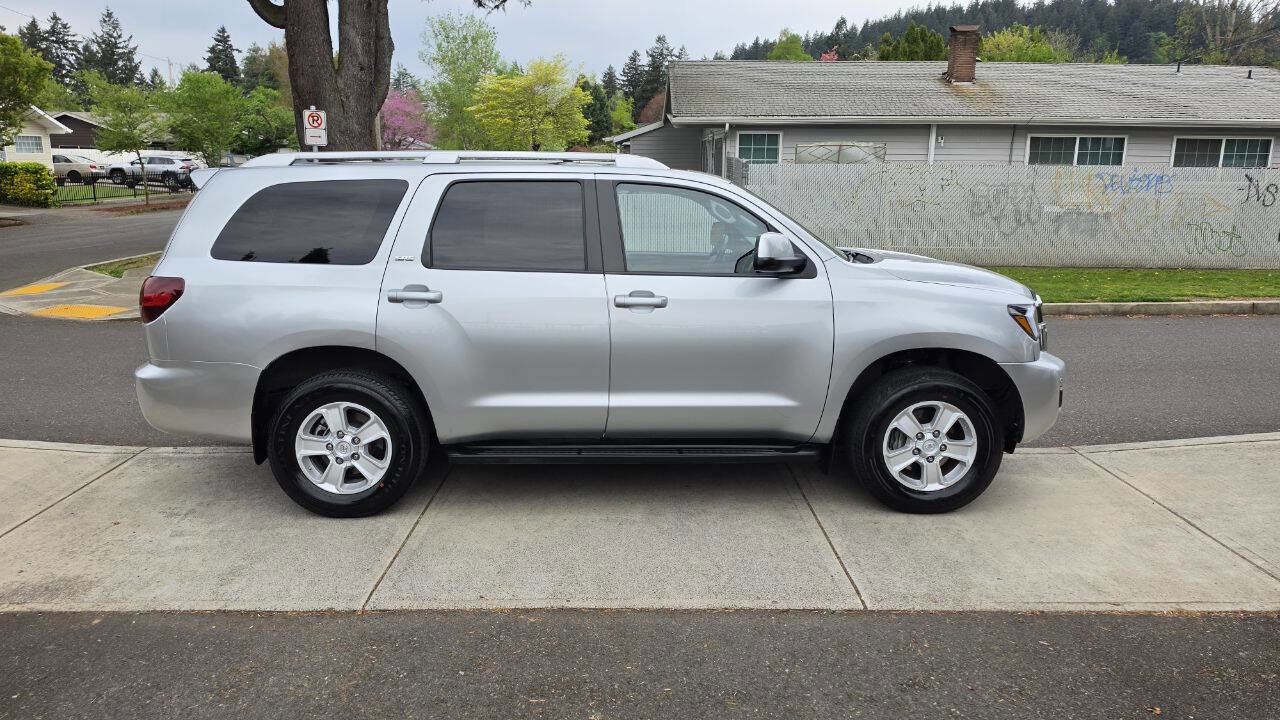 Used 2020 Toyota Sequoia SR5 w/ Premium Package AWD/4WD image 4