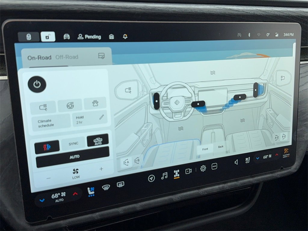 Used 2022 Rivian R1T Adventure image 32