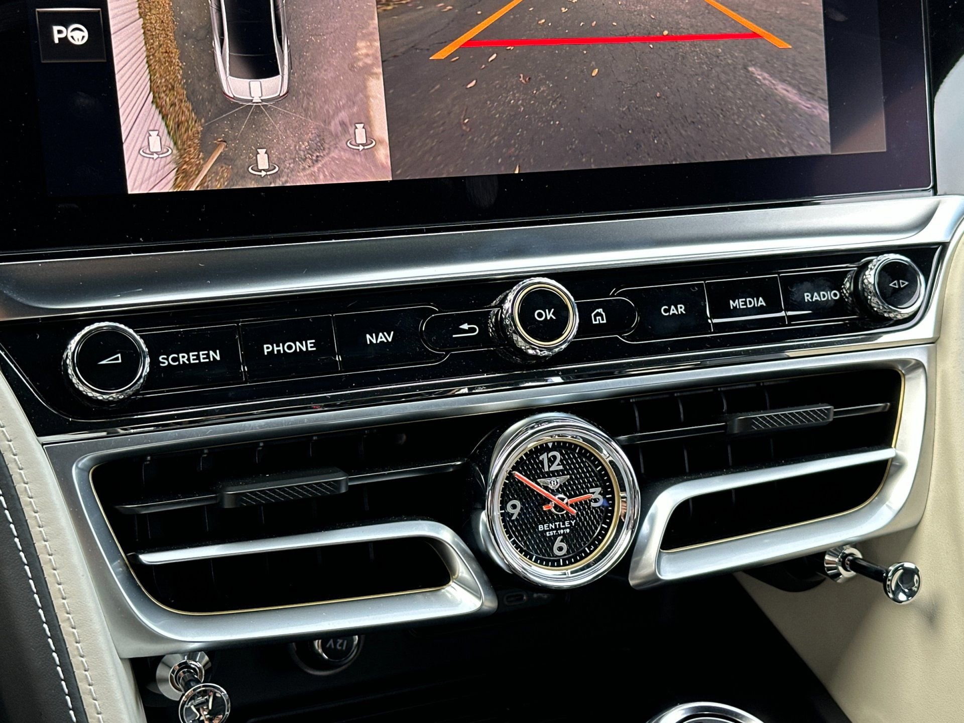New 2025 Bentley Flying Spur Plug-In Hybrid AWD/4WD image 23