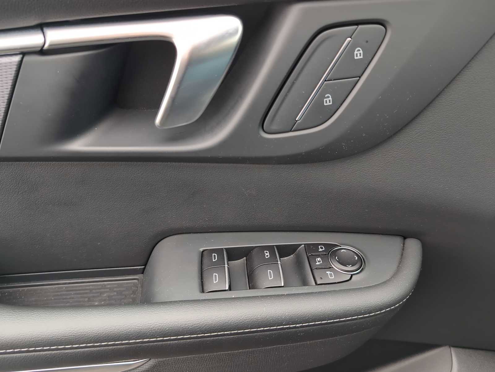 Used 2025 Buick Enclave Sport Touring image 30