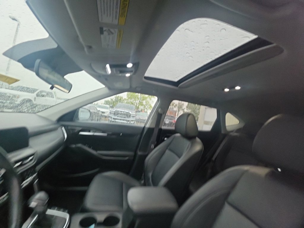 Used 2025 Kia Seltos EX w/ EX Sunroof Package FWD image 13