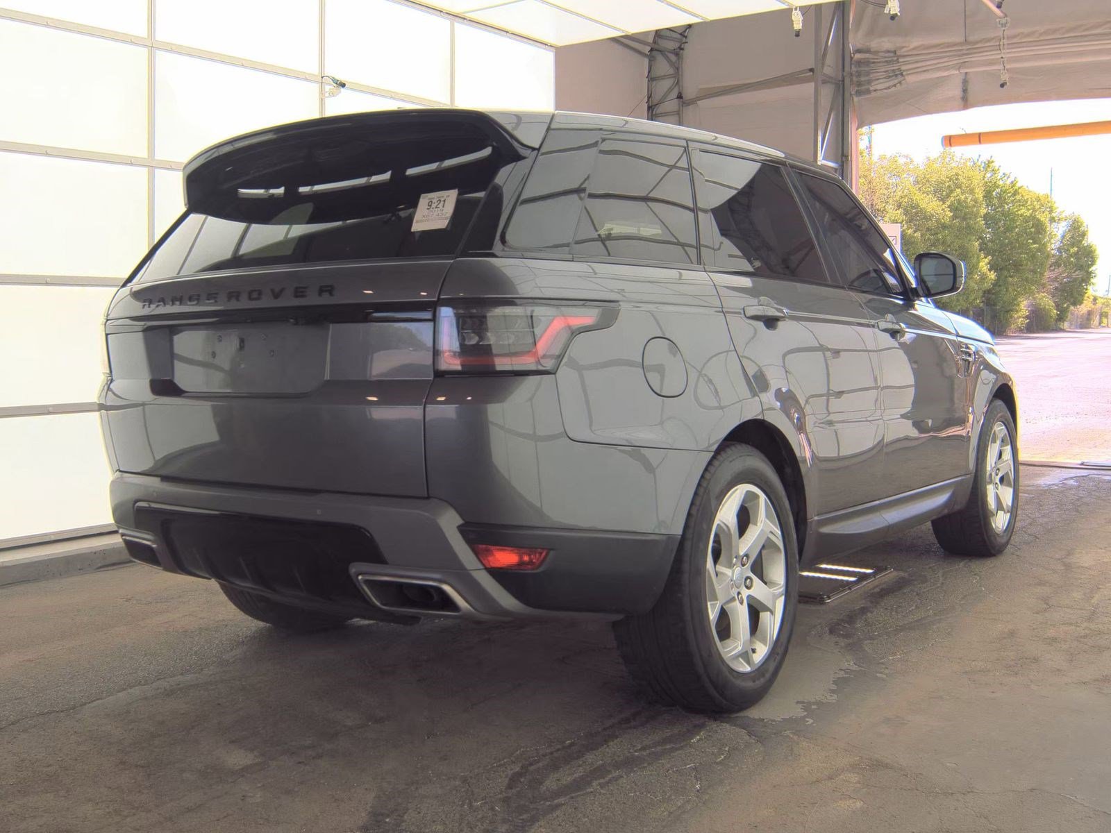 Used 2019 Land Rover Range Rover Sport SE AWD/4WD image 6