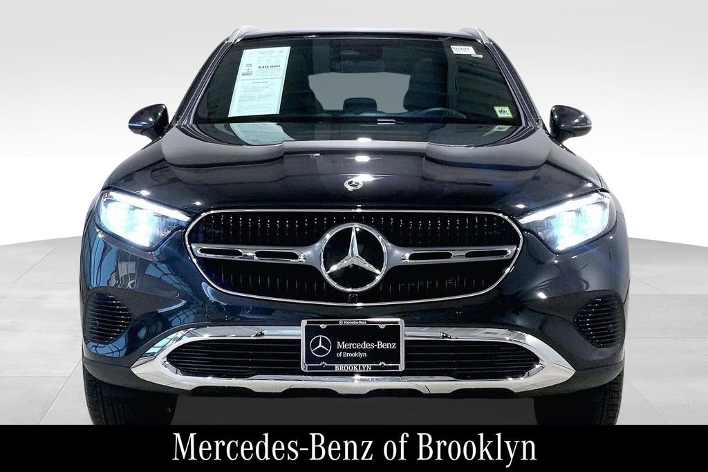 Used 2025 Mercedes-Benz GLC 300 4MATIC image 3
