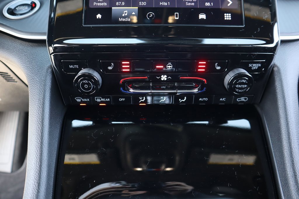 New 2025 Jeep Grand Cherokee L Altitude image 7