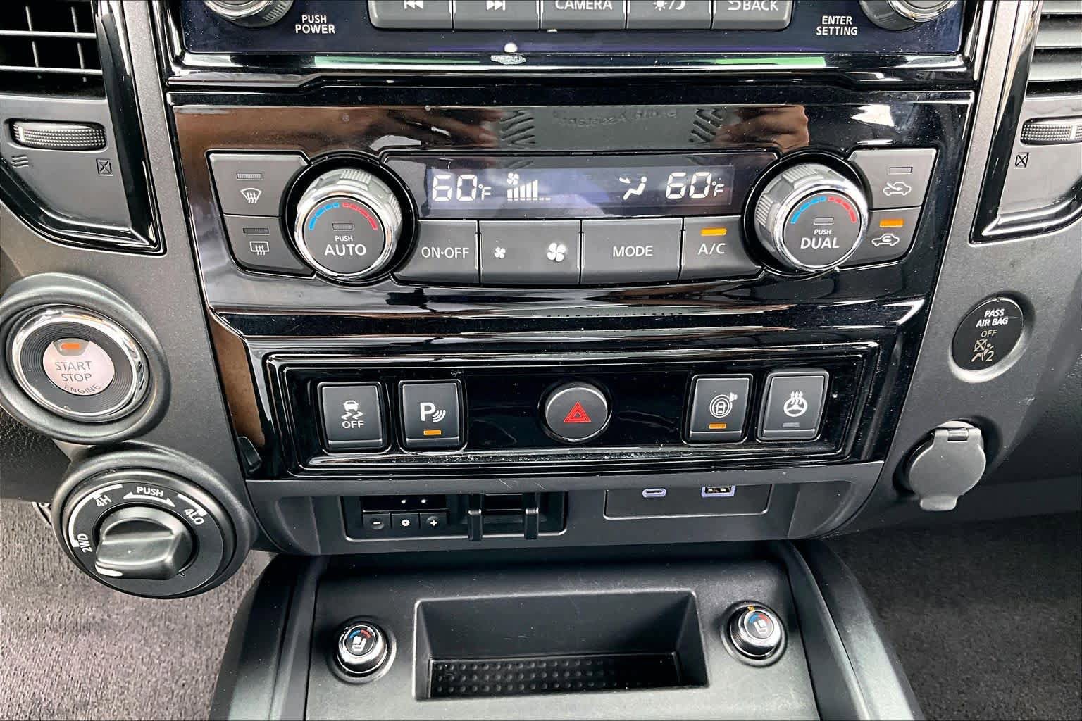 Used 2021 Nissan Titan PRO-4X w/ Pro-4x Convenience Package AWD/4WD image 33