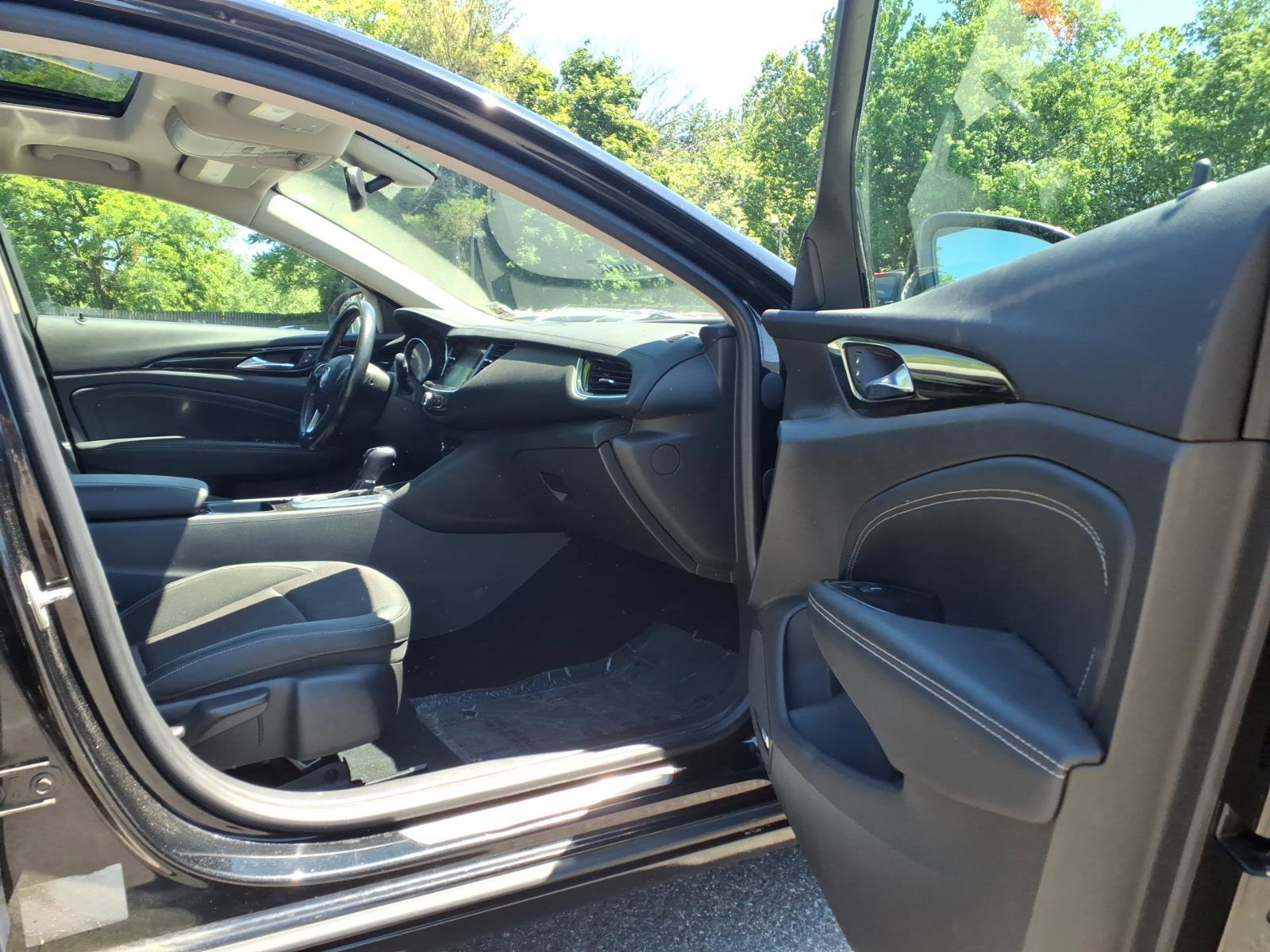 Used 2018 Buick Regal Preferred w/ Sights and Sounds Package FWD image 13