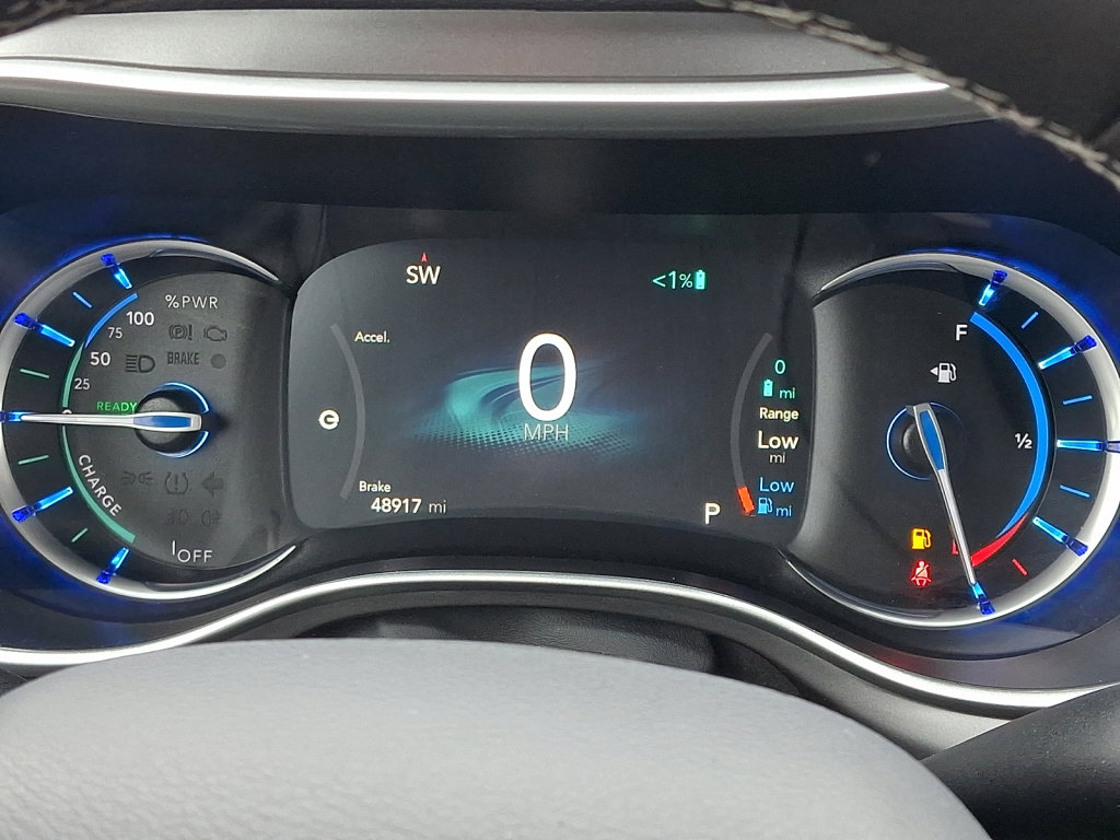 Used 2023 Chrysler Pacifica Touring-L image 26