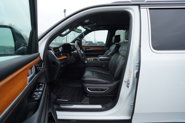 Used 2024 Jeep Grand Wagoneer L Series III image 14