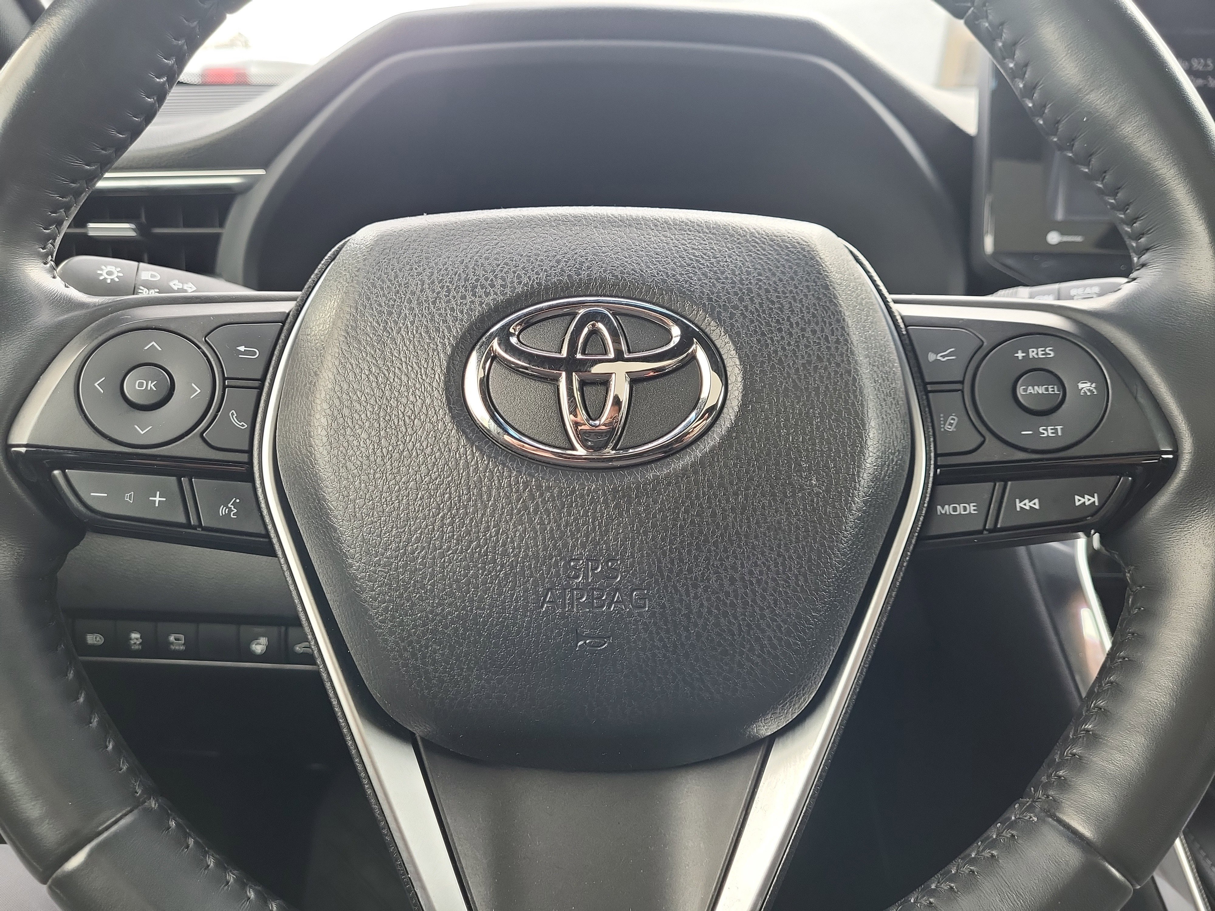 Used 2021 Toyota Venza LE image 7