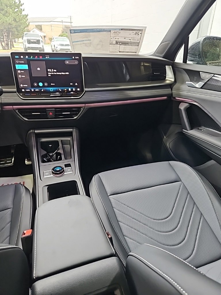 New 2026 Volkswagen Tiguan SE R-Line image 23