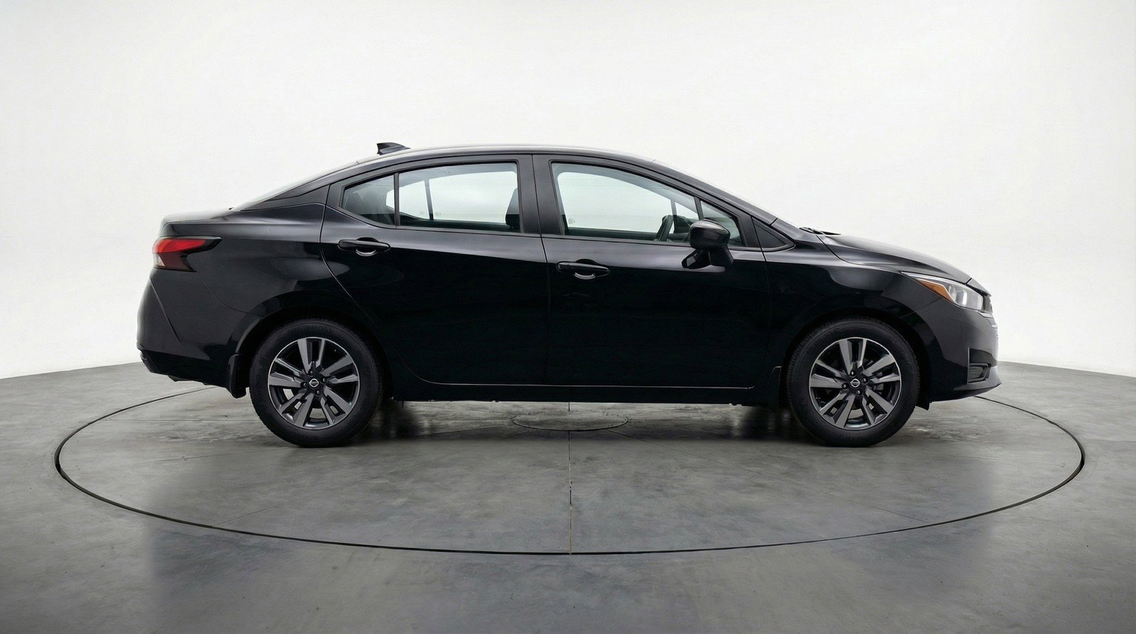 Used 2025 Nissan Versa SV FWD image 8