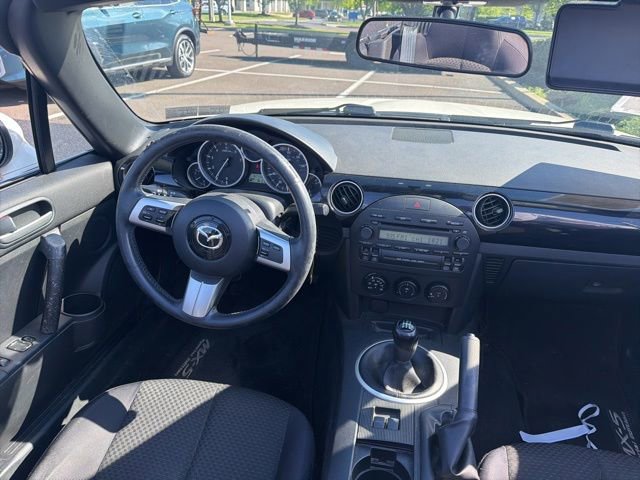Used 2006 MAZDA MX-5 Miata Touring RWD image 10