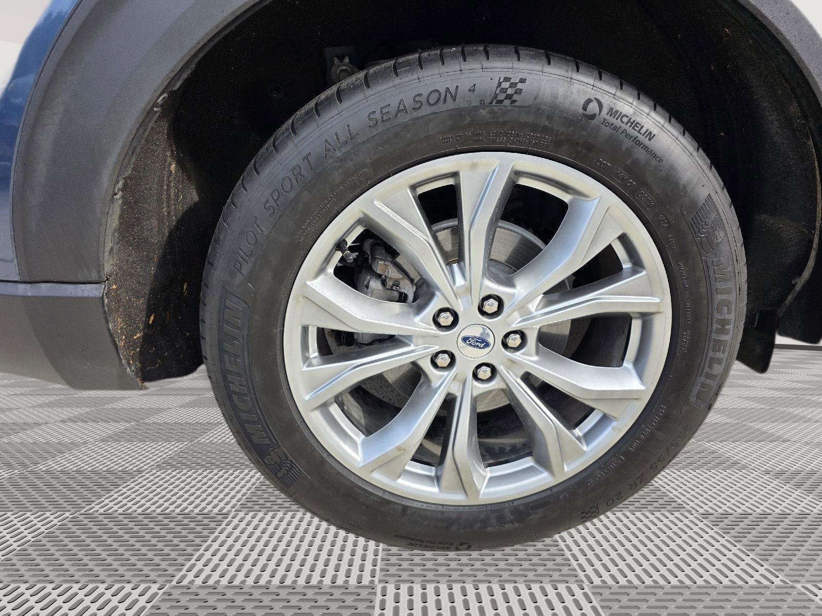 Used 2020 Ford Explorer XLT w/ Equipment Group 202A image 25