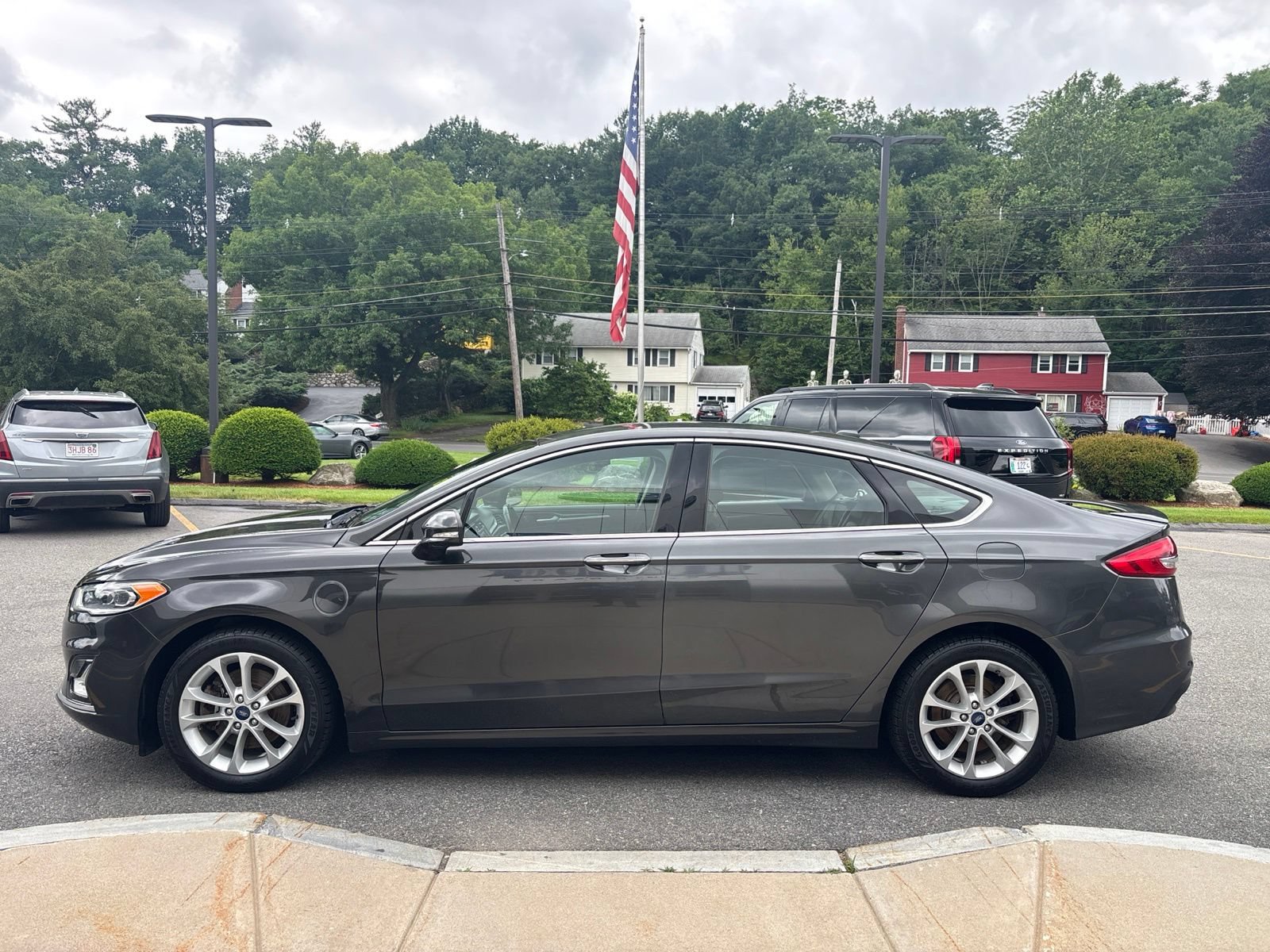 Used 2019 Ford Fusion Energi Titanium FWD image 6