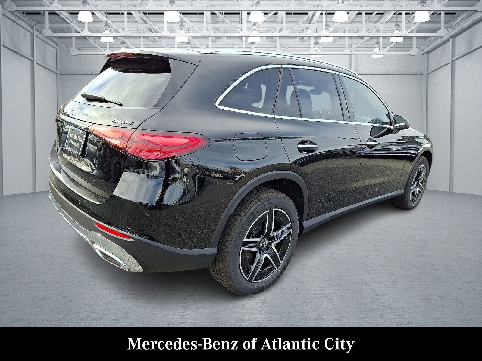 Used 2026 Mercedes-Benz GLC 300 4MATIC image 4