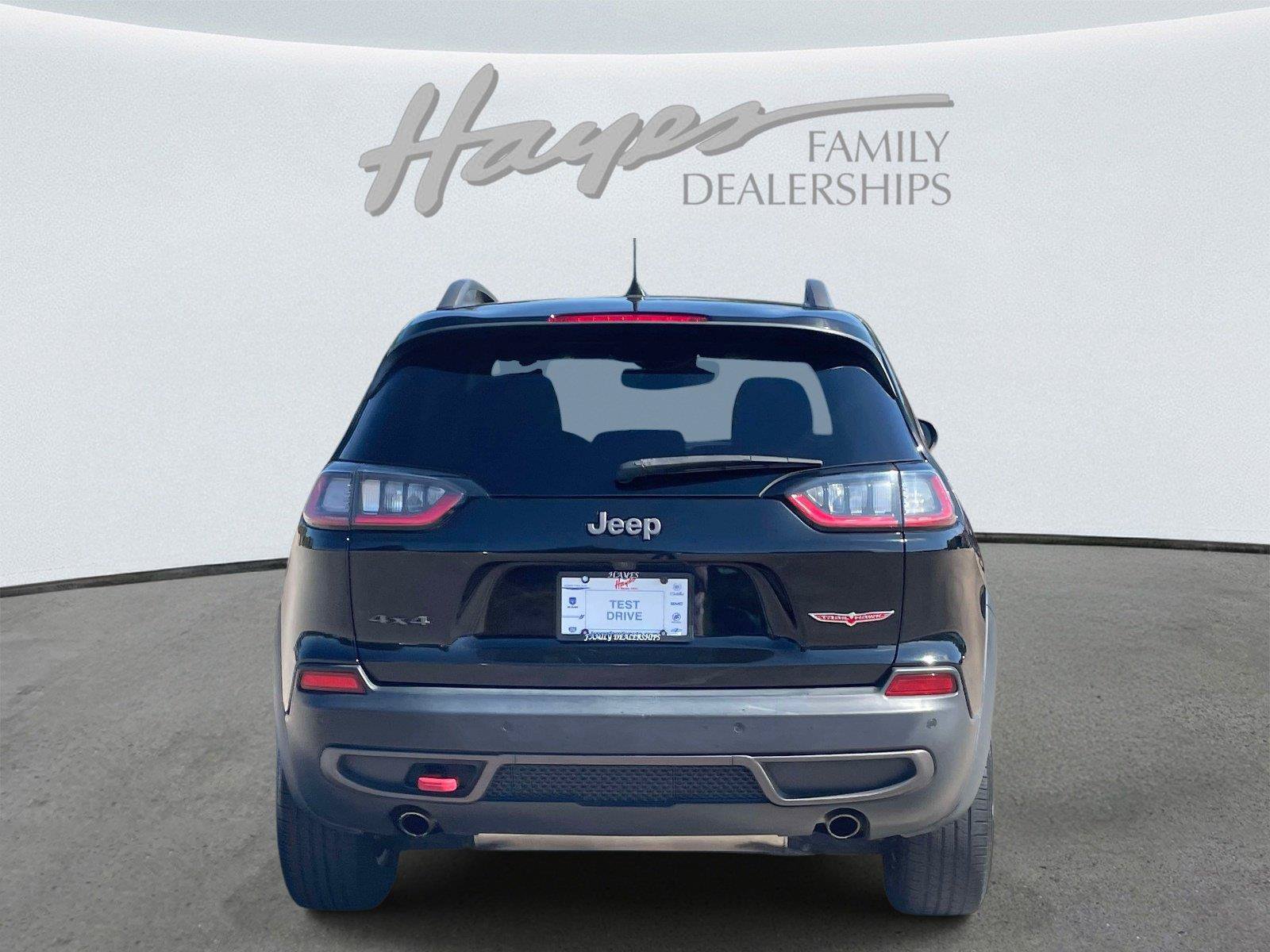 Used 2019 Jeep Cherokee Trailhawk AWD/4WD image 4