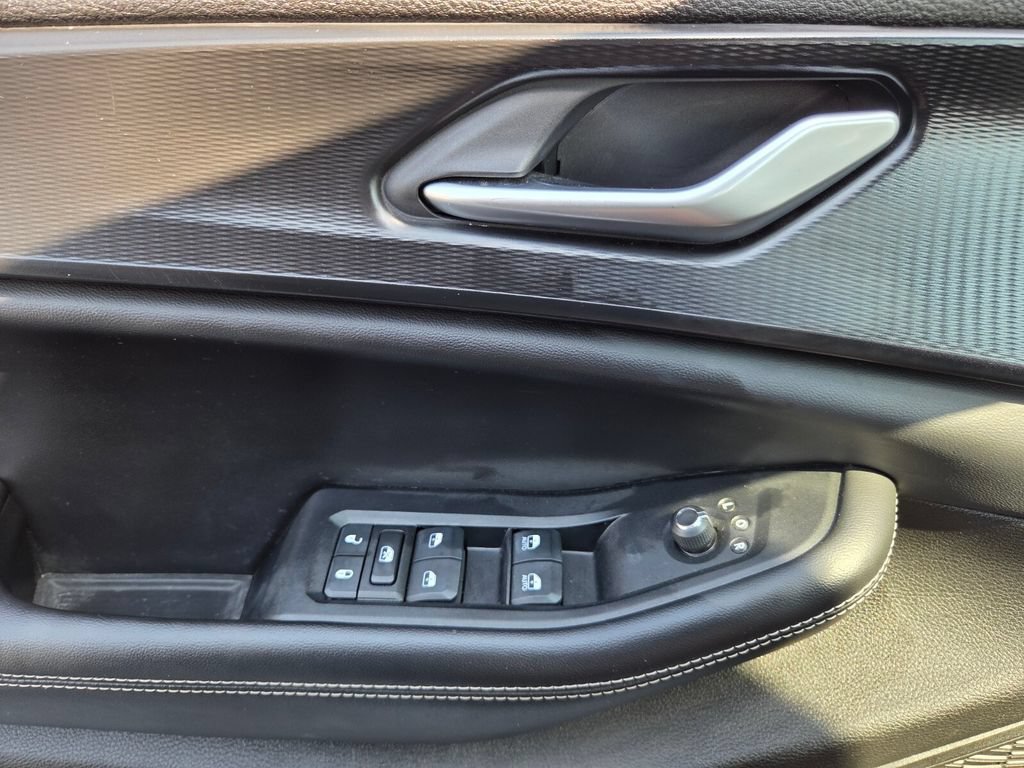 Used 2023 Jeep Grand Cherokee Altitude AWD/4WD image 25