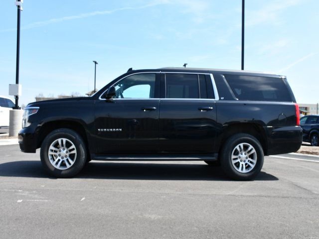 Used 2018 Chevrolet Suburban LT image 4