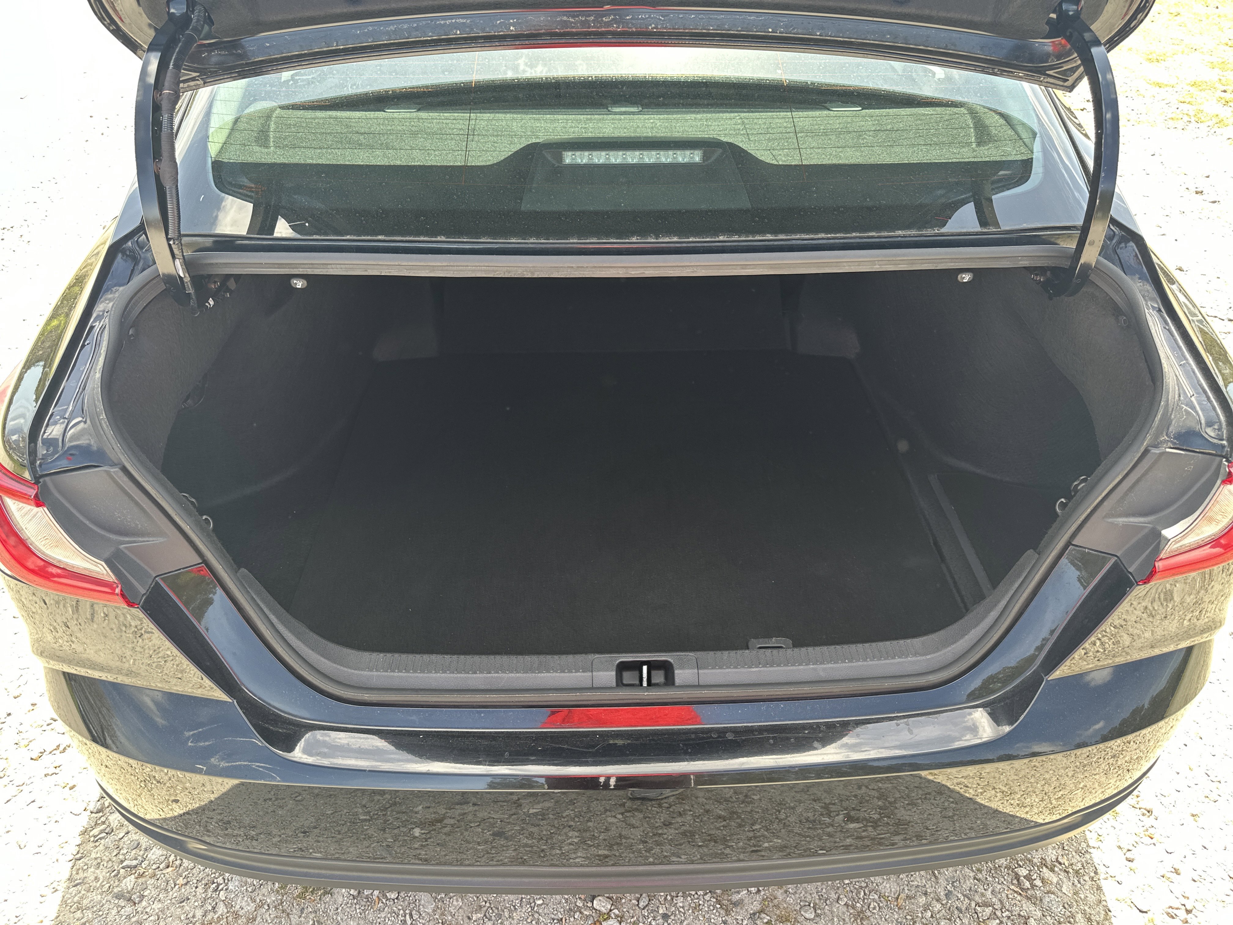 Used 2025 Toyota Camry LE image 18