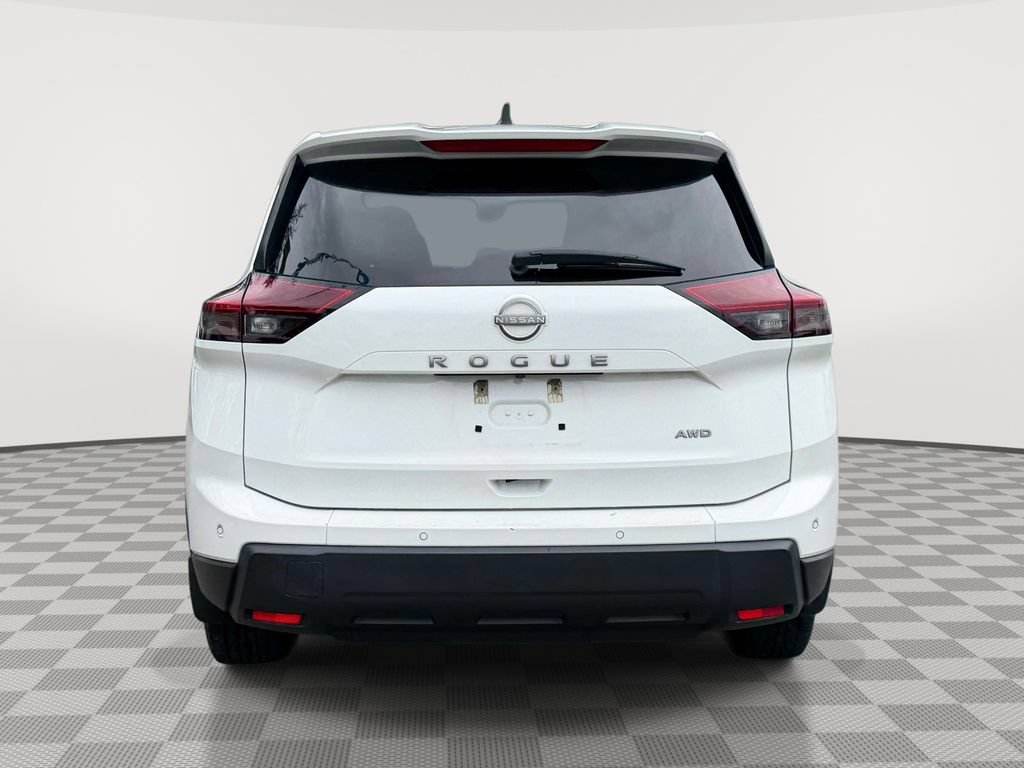 Used 2024 Nissan Rogue S AWD/4WD image 7