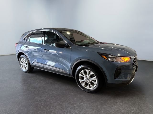 Used 2023 Ford Escape Active w/ Tech Pack #1 AWD/4WD image 7