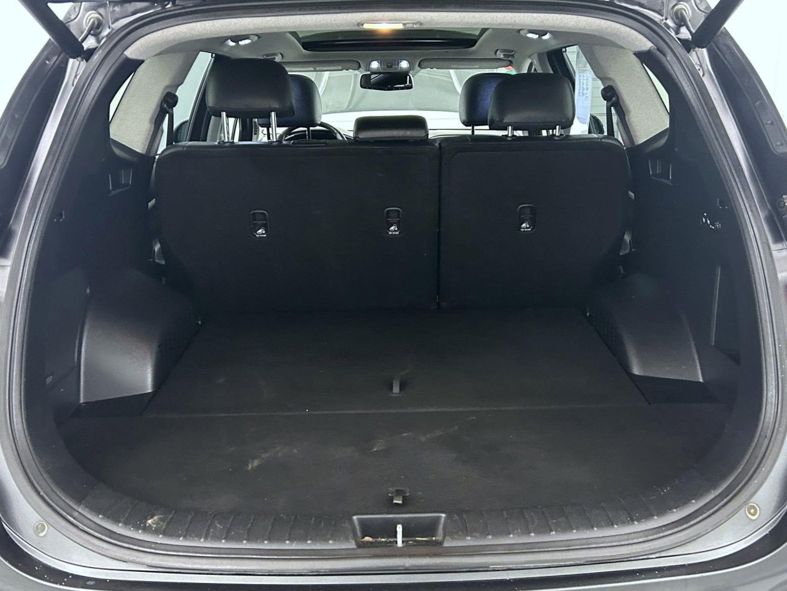 Used 2020 Hyundai Santa Fe SEL w/ Convenience + Premium Package image 21