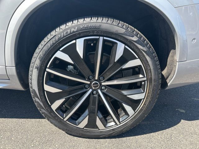 Certified 2025 Volvo XC90 B6 Plus image 6