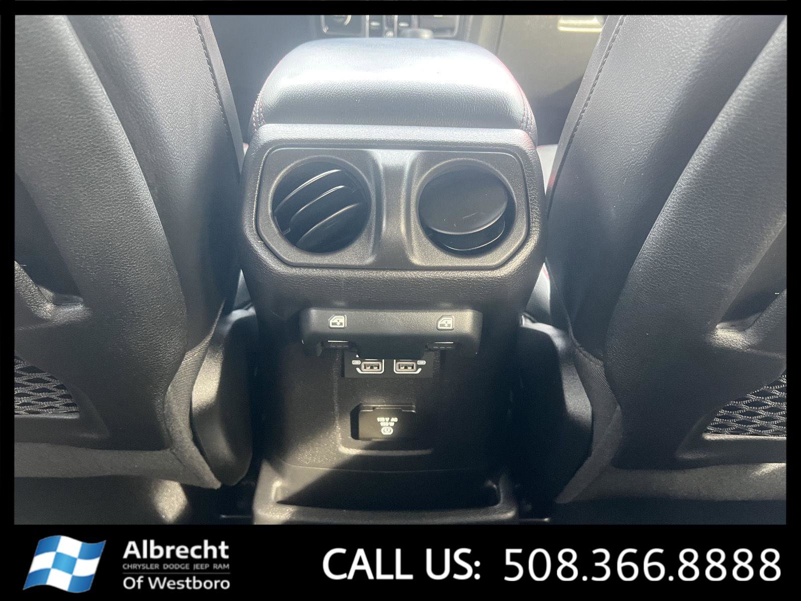 Used 2022 Jeep Wrangler Unlimited Rubicon w/ Cold Weather Group image 26