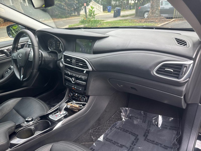 Used 2018 INFINITI QX30 FWD image 25