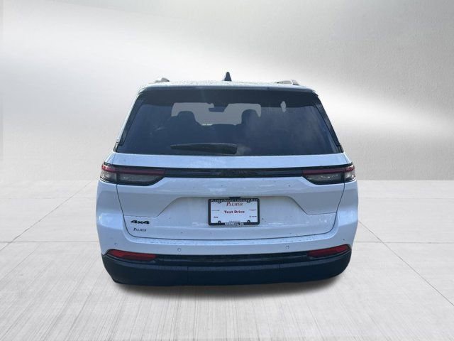 New 2025 Jeep Grand Cherokee Altitude image 6