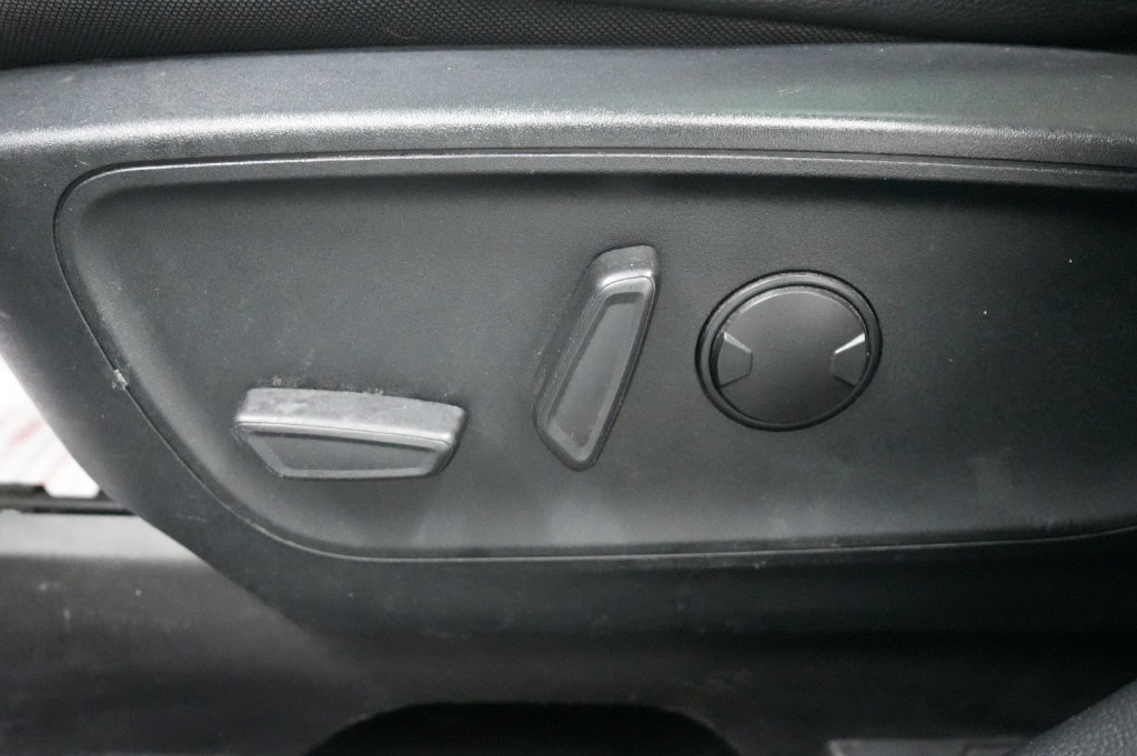 Used 2020 Ford Escape SEL AWD/4WD image 16
