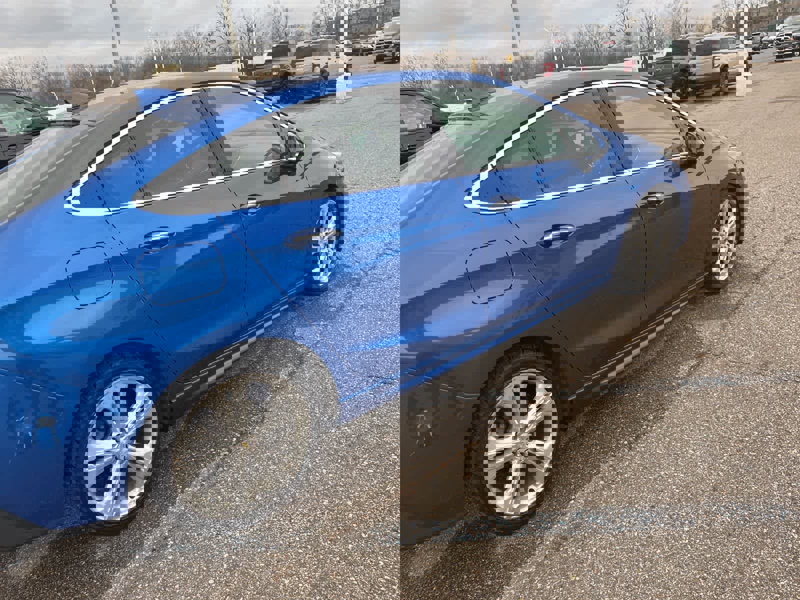 Used 2017 Chevrolet Cruze Premier FWD image 16