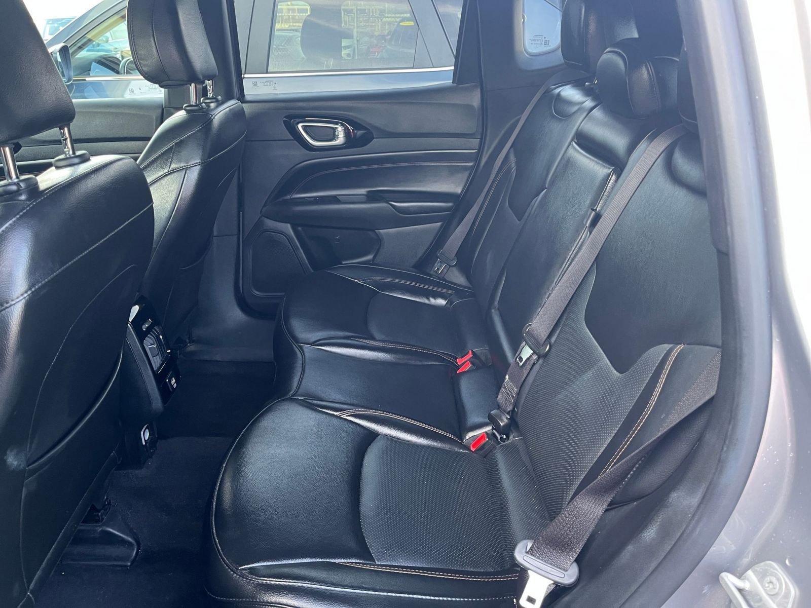 Used 2023 Jeep Compass Limited image 25