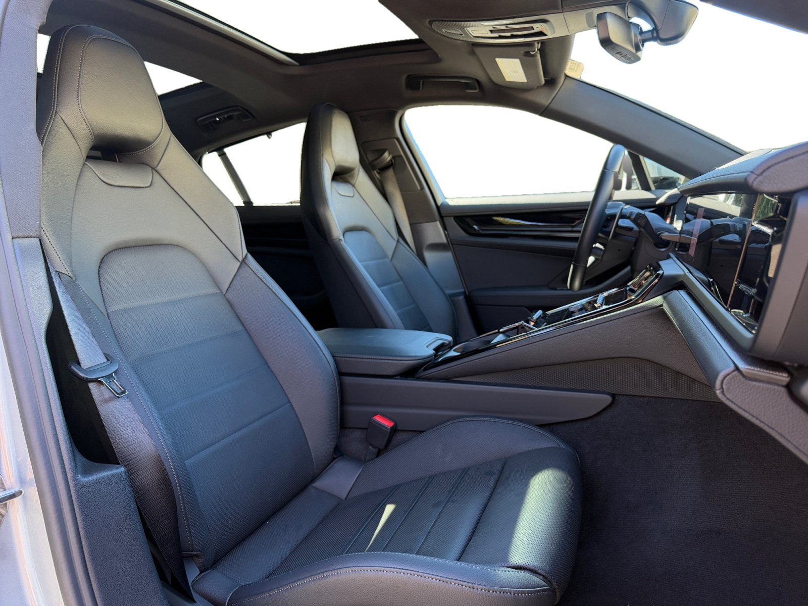 Used 2025 Porsche Panamera 4 AWD/4WD image 22