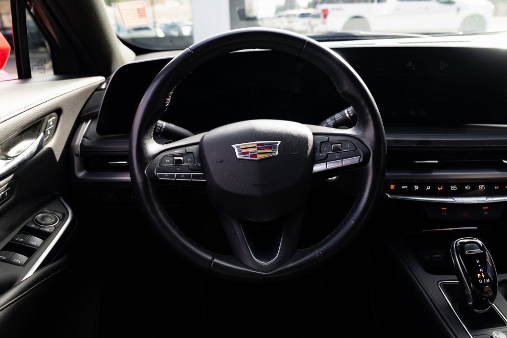Used 2023 Cadillac XT4 Premium Luxury image 11