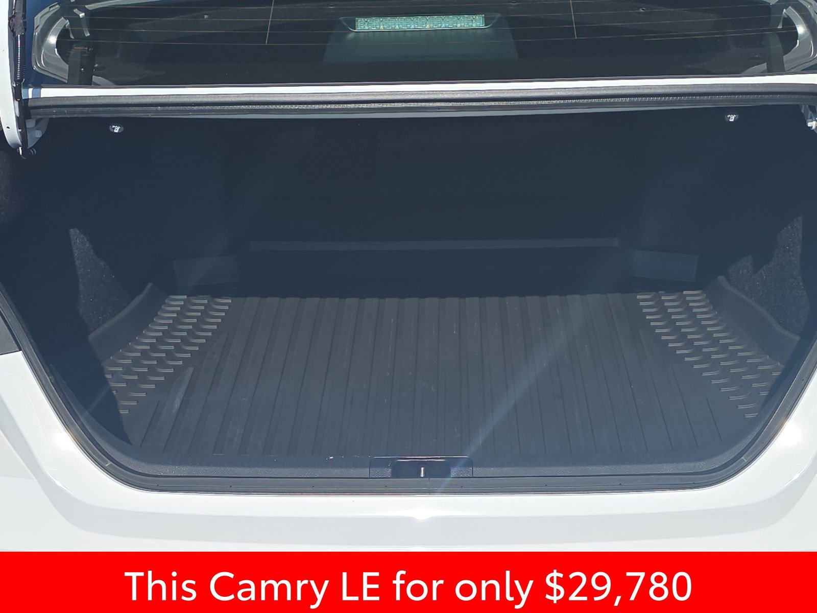 Used 2026 Toyota Camry LE w/ Convenience Package FWD image 18