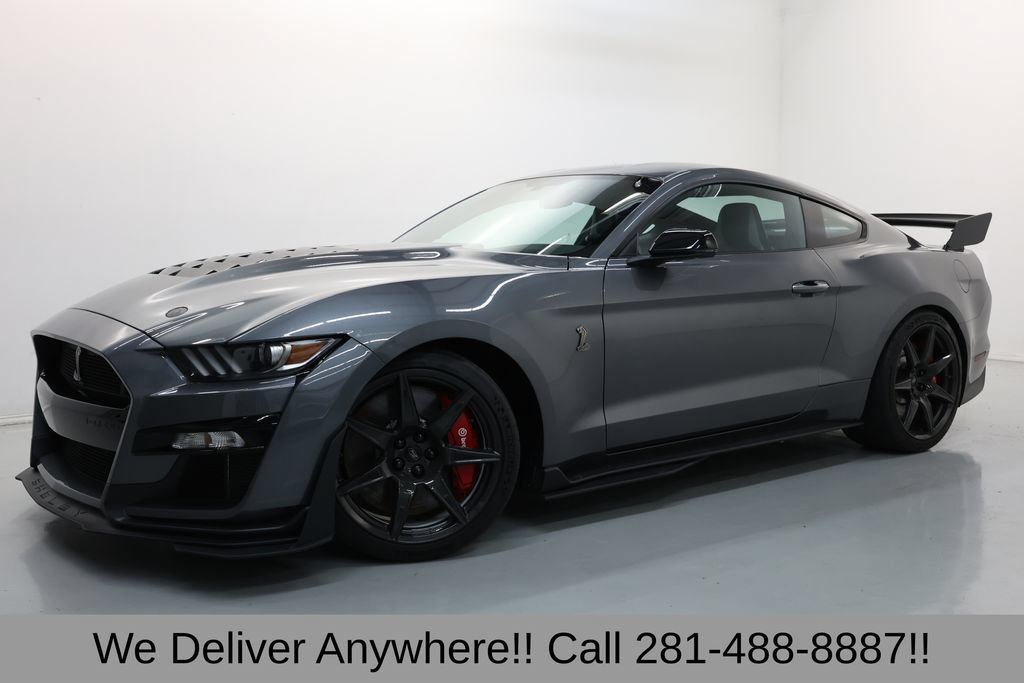 Used 2022 Ford Mustang Shelby GT500 w/ Carbon Fiber Track Pack RWD image 3