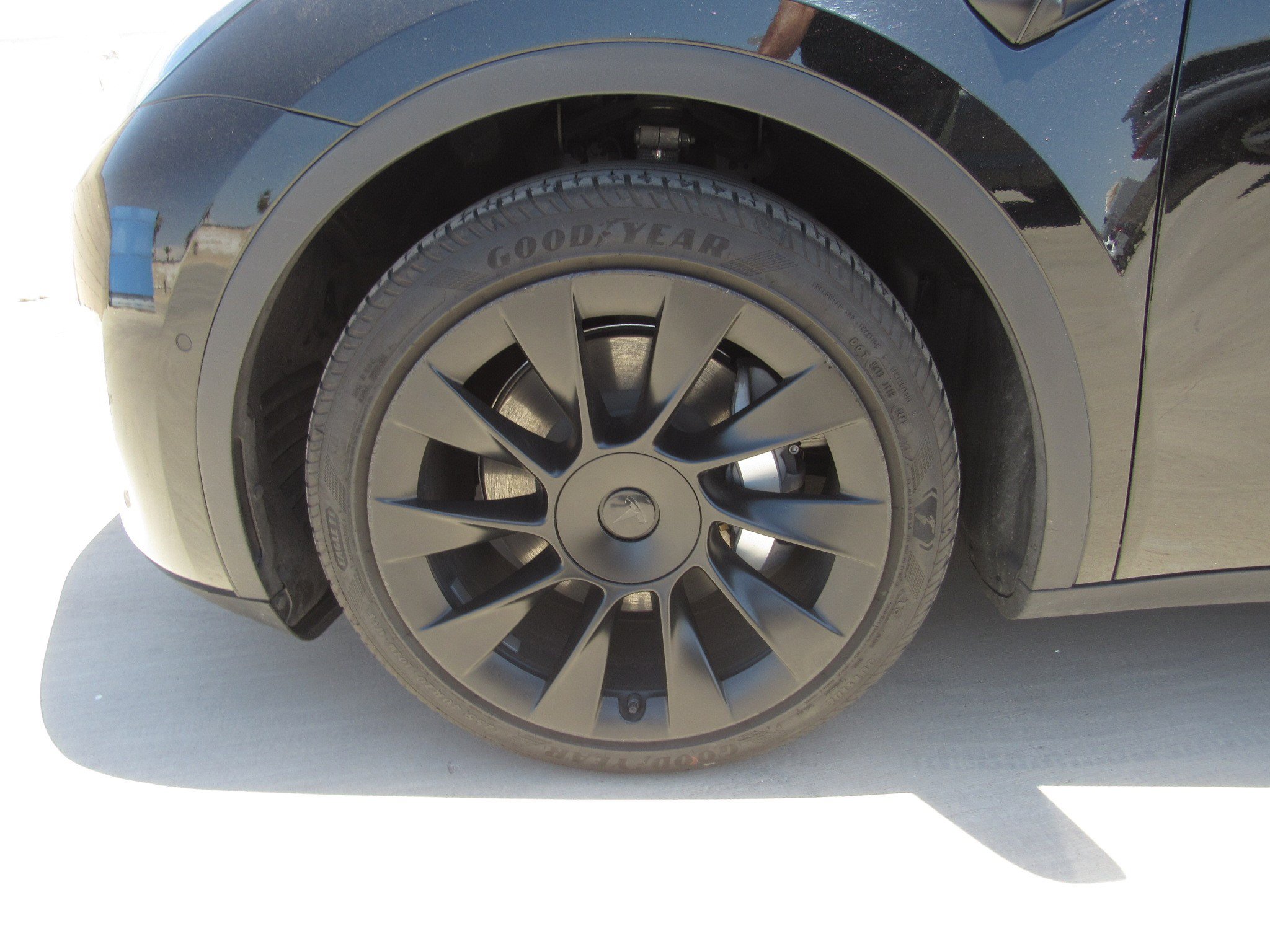Used 2021 Tesla Model Y Long Range AWD/4WD image 5