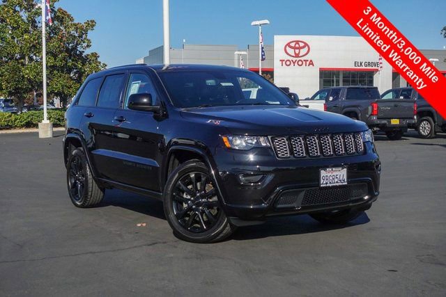 Used 2022 Jeep Grand Cherokee Laredo X image 2