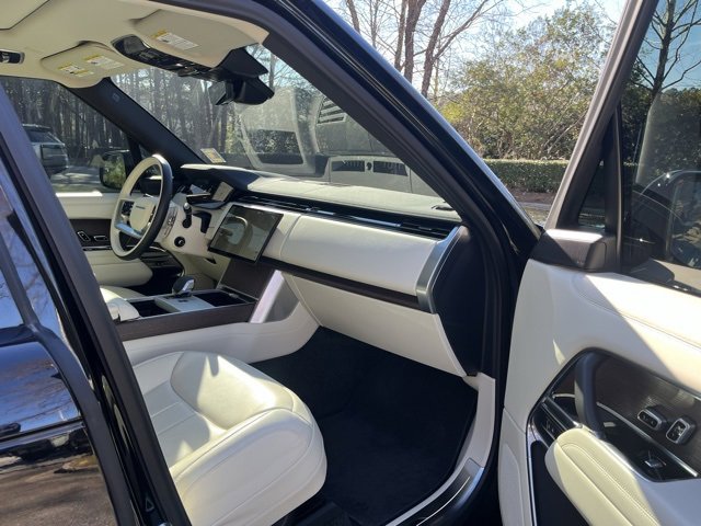 Used 2025 Land Rover Range Rover Long Wheelbase SE image 10