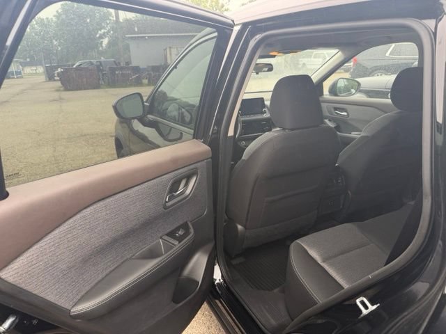 Used 2021 Nissan Rogue SV FWD image 7