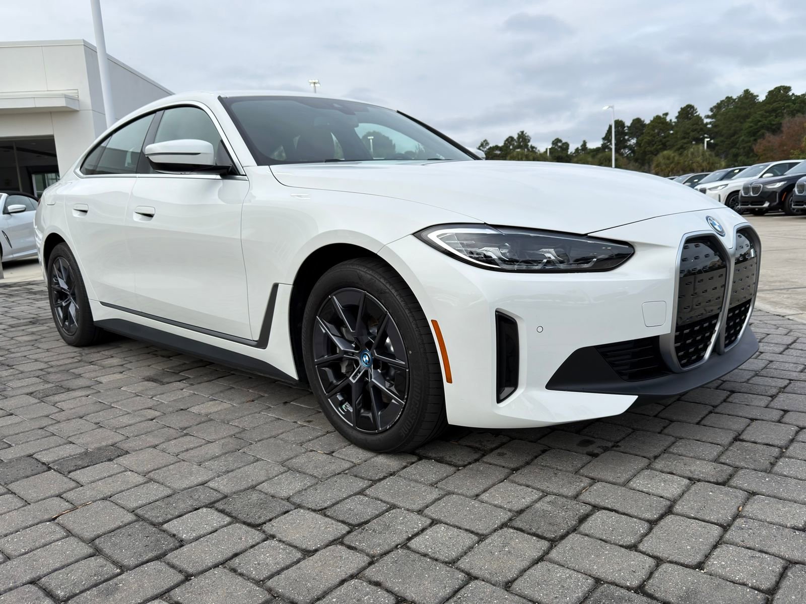 Used 2023 BMW i4 eDrive40 w/ Premium Package image 7